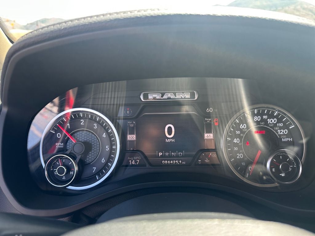 2020 RAM 1500 Laramie Crew Cab 4x4 5'7' Box