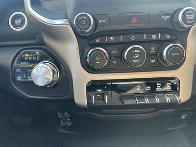 2020 RAM 1500 Laramie Crew Cab 4x4 5'7' Box