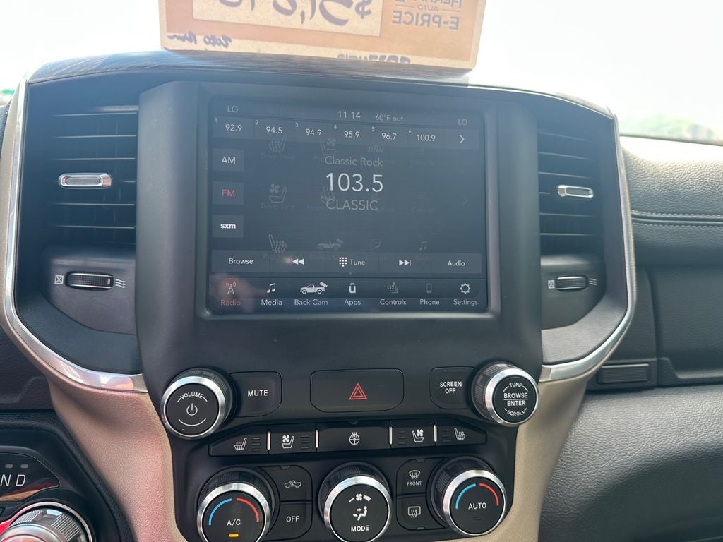 2020 RAM 1500 Laramie Crew Cab 4x4 5'7' Box