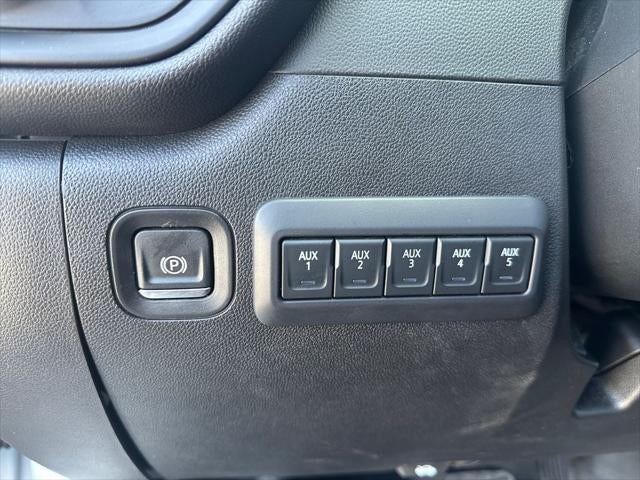 2024 Chevrolet Silverado 3500HD 4WD Crew Cab Long Bed Work Truck