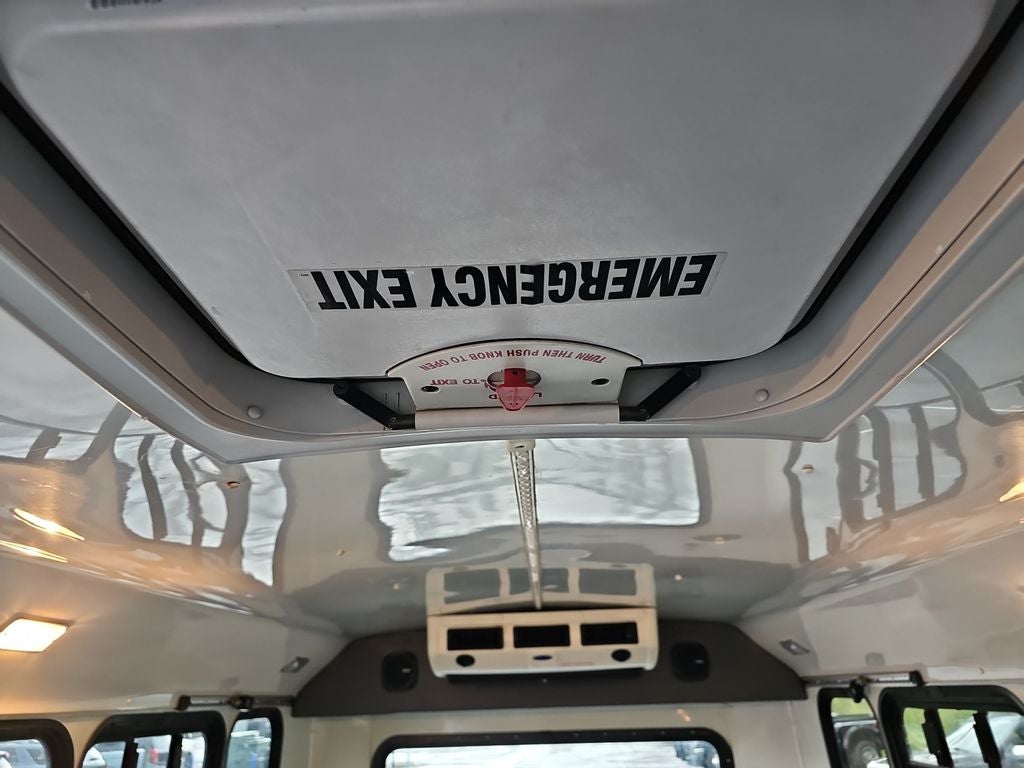 2011 Ford E-350 Cutaway Base