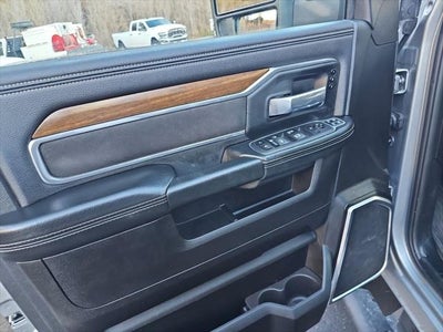 2024 RAM 3500 Laramie Crew Cab 4x4 8' Box