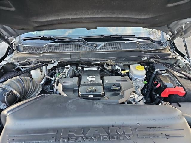 2024 RAM 3500 Laramie Crew Cab 4x4 8' Box