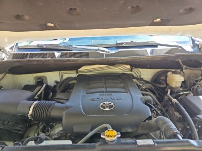 2014 Toyota Tundra SR5 5.7L V8