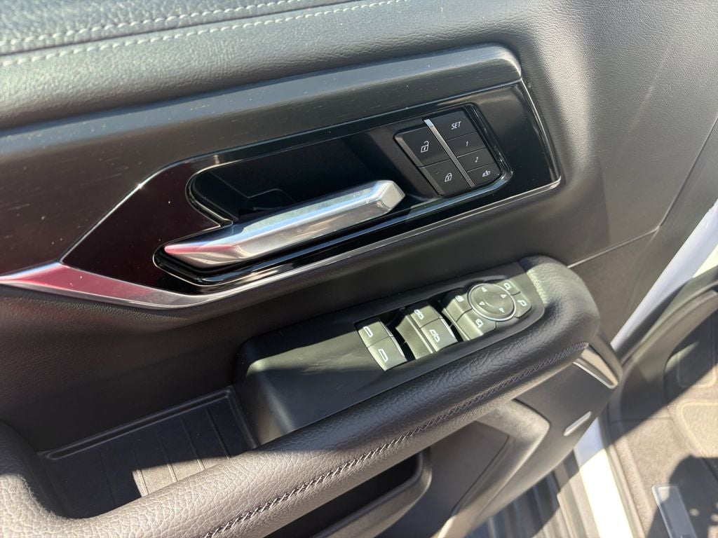 2025 GMC Yukon XL 4WD Denali