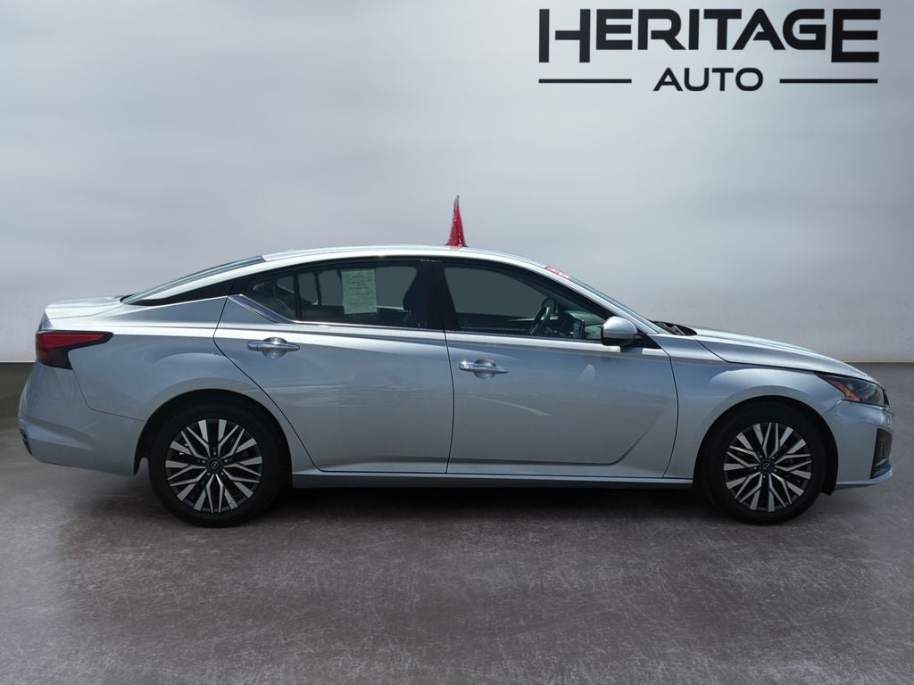 2023 Nissan Altima SV FWD