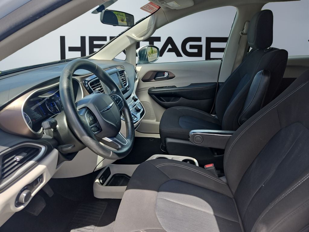 2021 Chrysler Voyager L