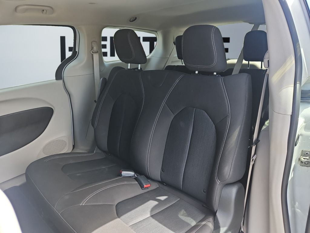 2021 Chrysler Voyager L