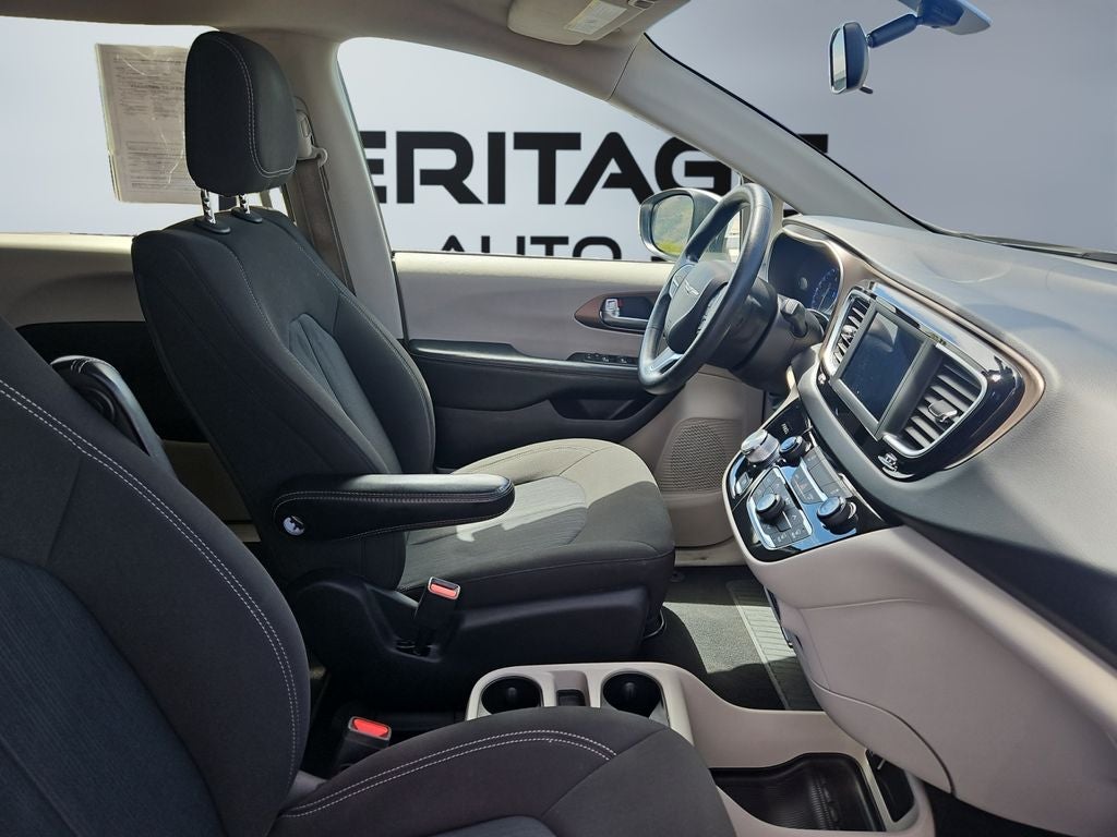 2021 Chrysler Voyager L