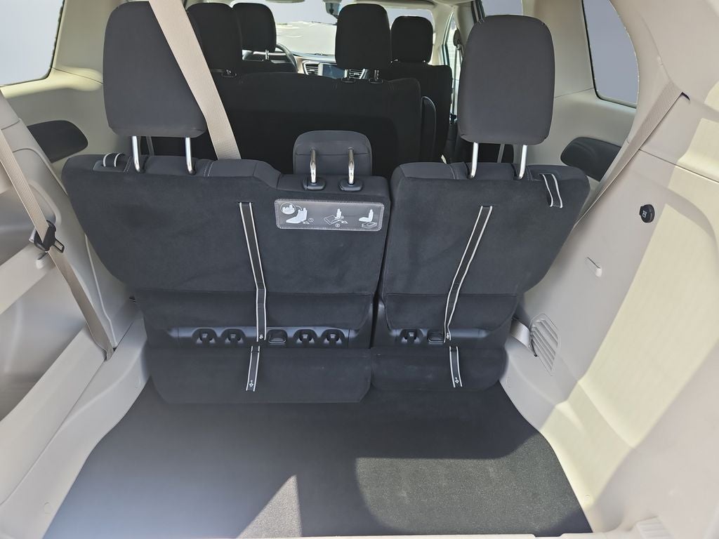 2021 Chrysler Voyager L