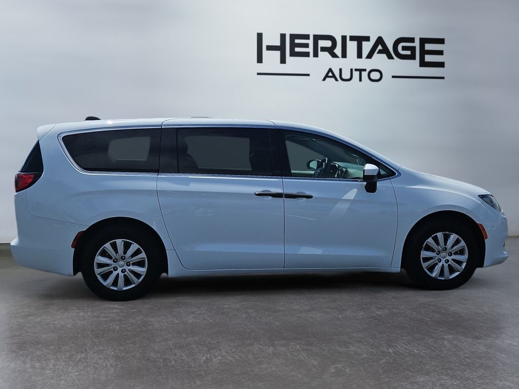 2021 Chrysler Voyager L