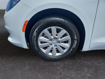 2021 Chrysler Voyager L