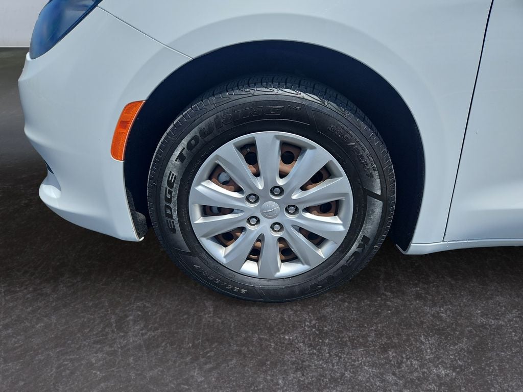 2021 Chrysler Voyager L