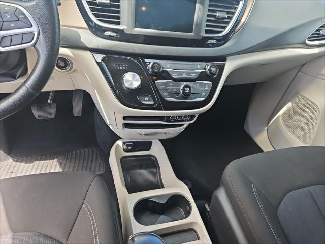 2021 Chrysler Voyager L