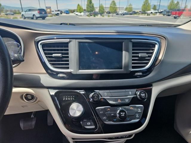 2021 Chrysler Voyager L