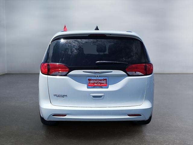 2021 Chrysler Voyager L