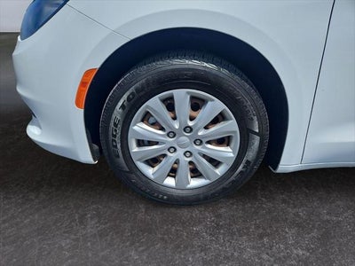 2021 Chrysler Voyager L