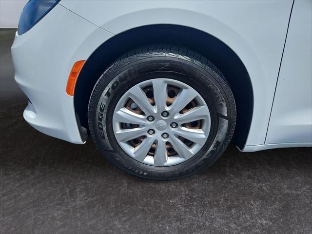 2021 Chrysler Voyager L