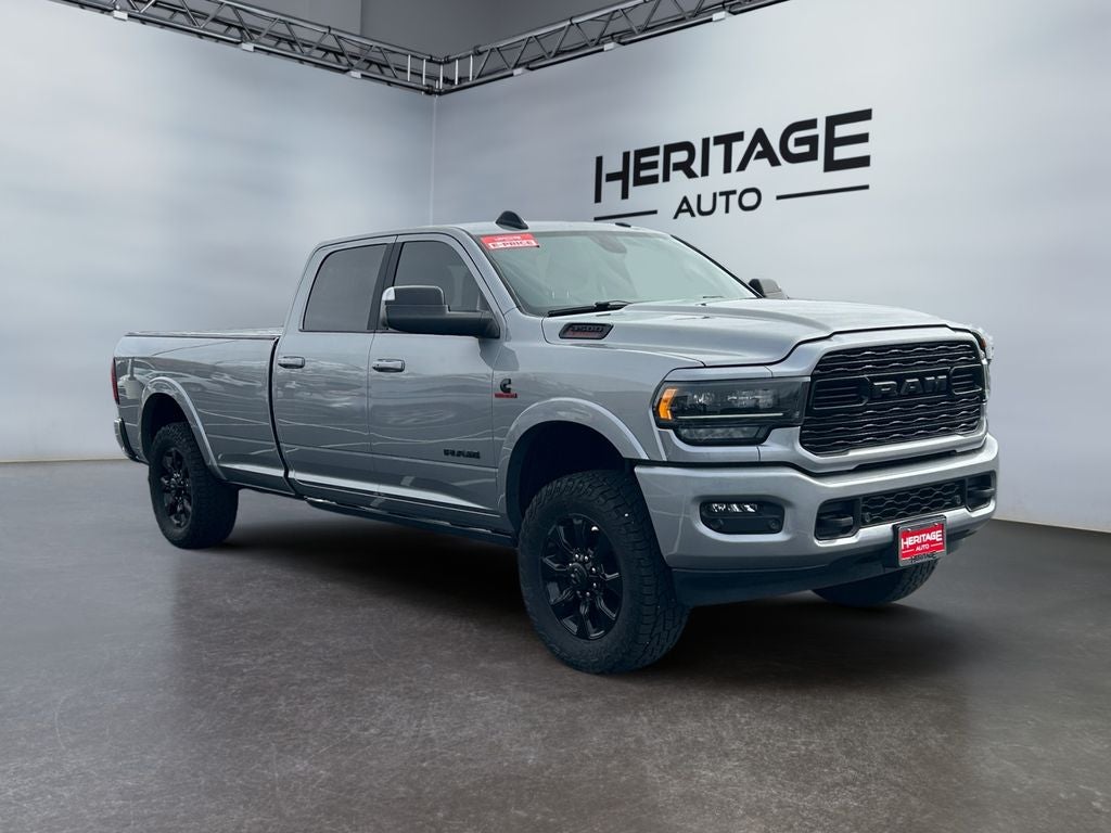 2022 RAM 3500 Limited Crew Cab 4x4 8' Box