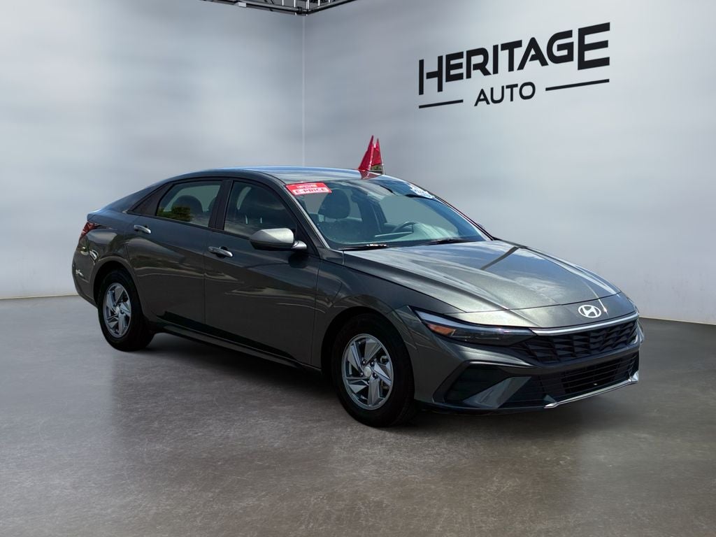 2024 Hyundai Elantra SE