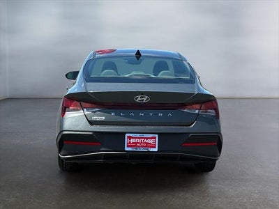 2024 Hyundai Elantra SE