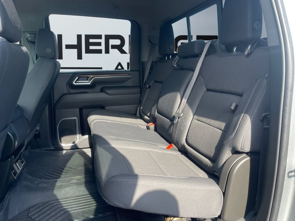 2025 Chevrolet Silverado LT