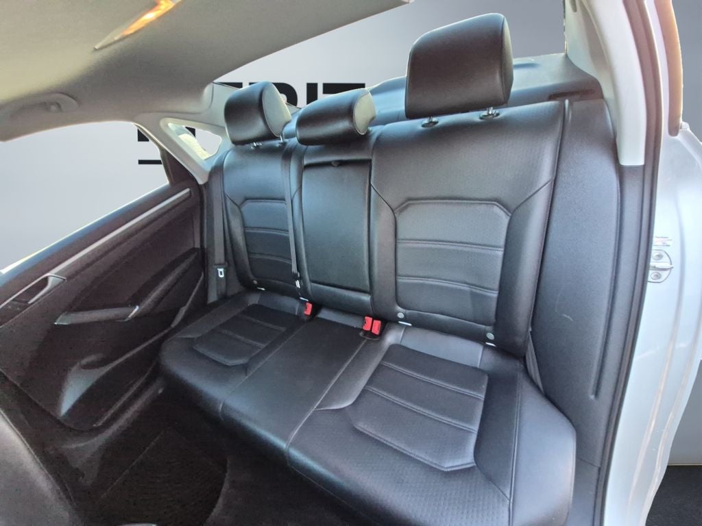 2016 Volkswagen Passat 1.8T SE