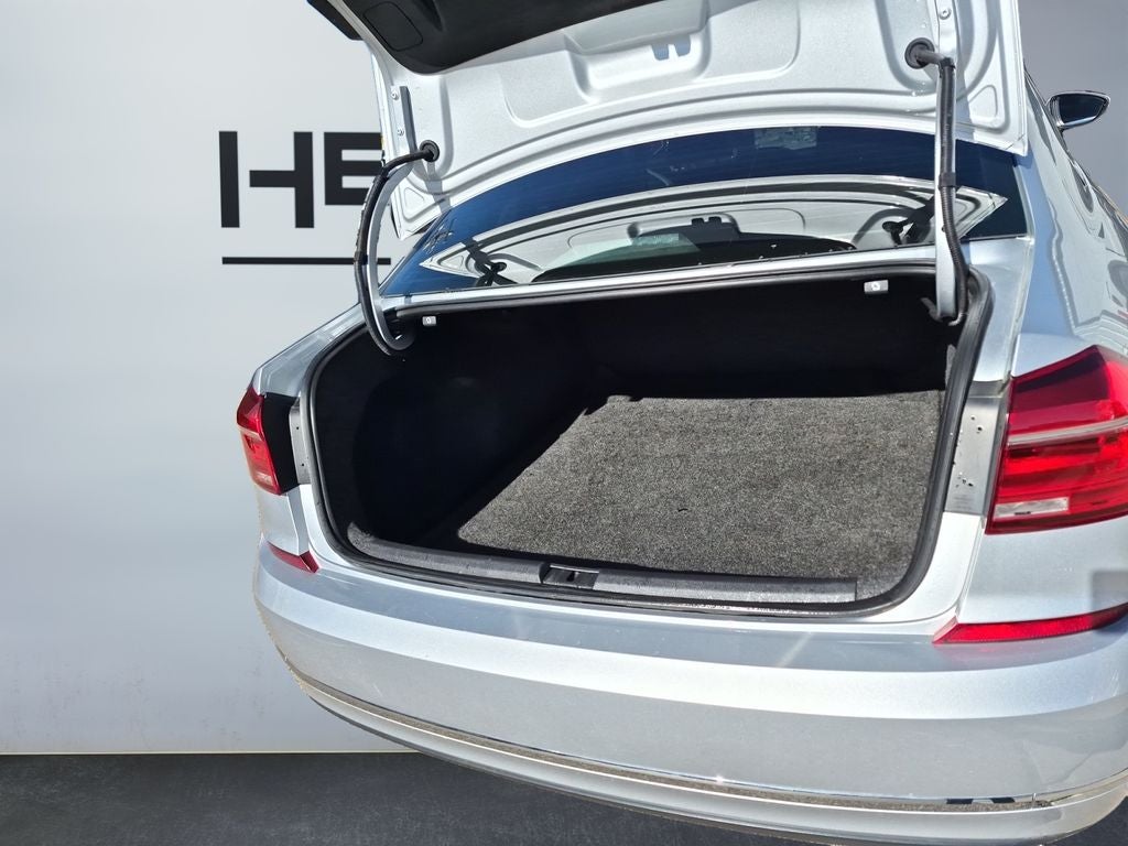 2016 Volkswagen Passat 1.8T SE