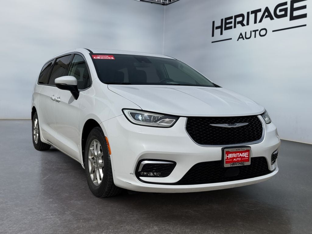2023 Chrysler Pacifica Touring L
